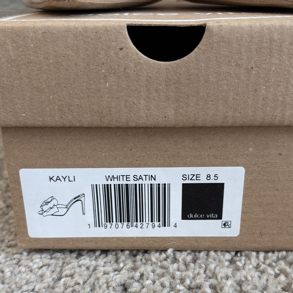 Dolce Vita Kayli Heels - Picture 2 of 7